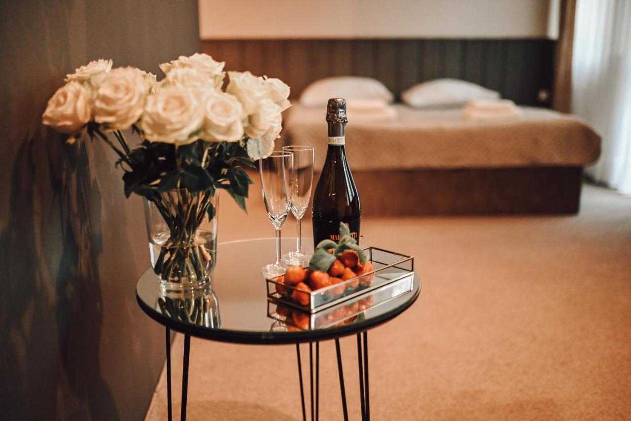 Ryteblota Resort & Spa Zbiczno Bagian luar foto
